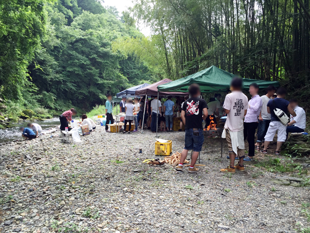 埼玉嵐山渓谷自然体験学習スペイン料理川遊び河原